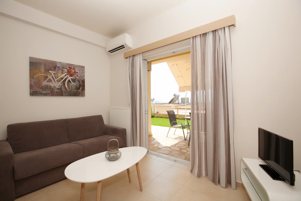 Petra Thea Apartments 2 Kalamata Exterior foto